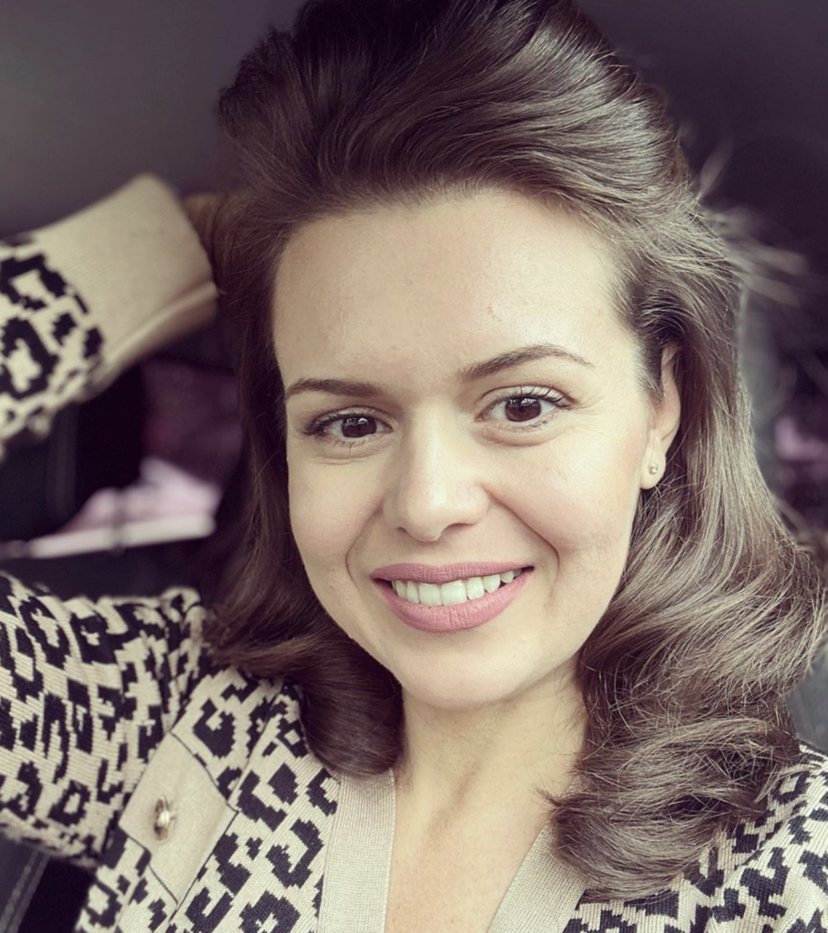Loredana Nicolescu - profesor limba engleză